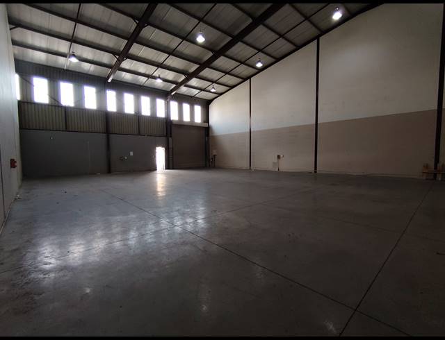 427M² WAREHOUSE TO LET IN AIRPORT PARK